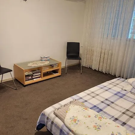 Apartament Romancierilor